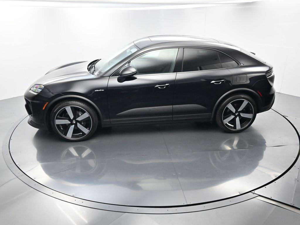 Certified 2024 Porsche Macan 4 Electric image 36