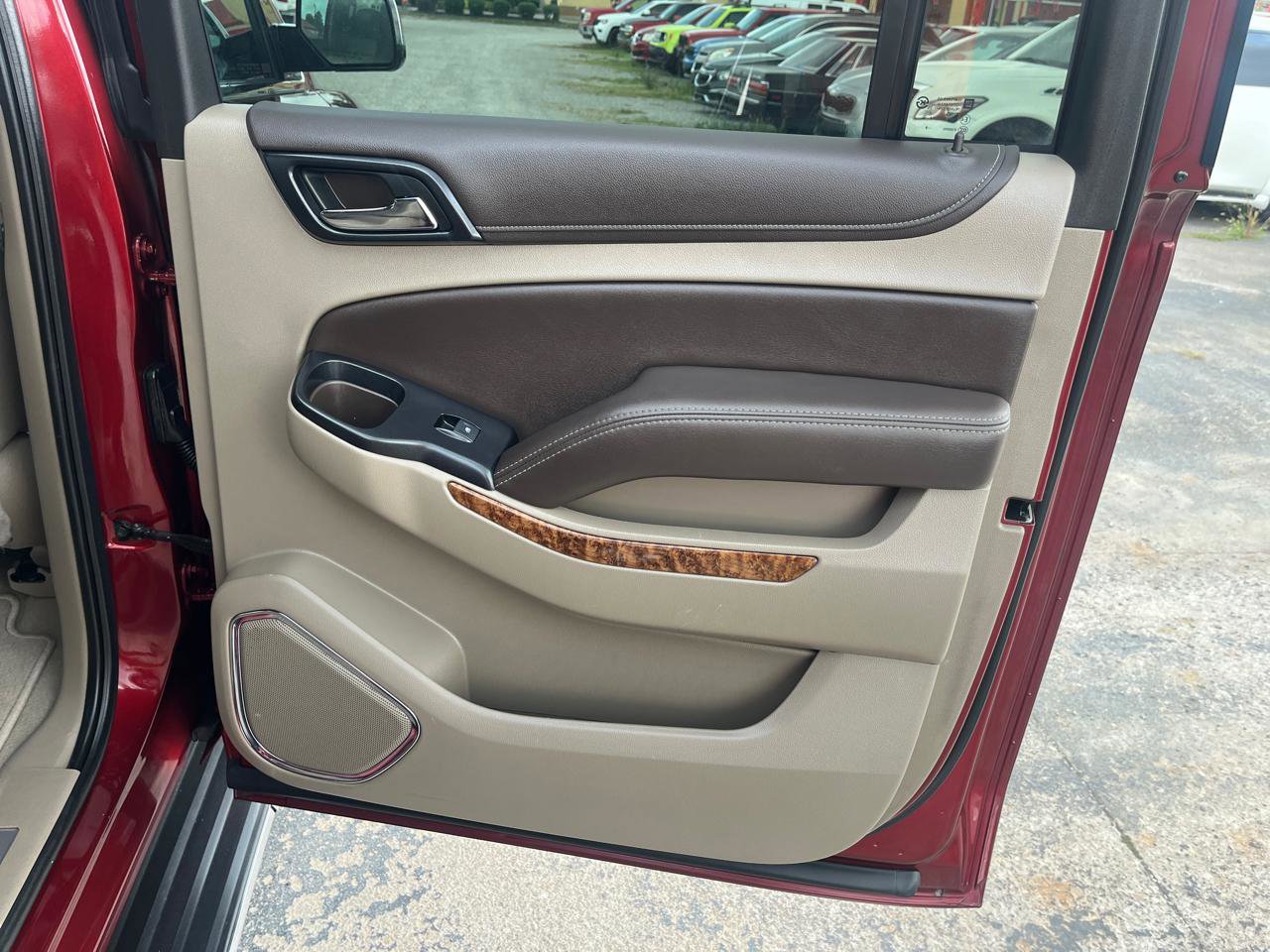 Used 2020 Chevrolet Suburban Premier AWD/4WD image 14