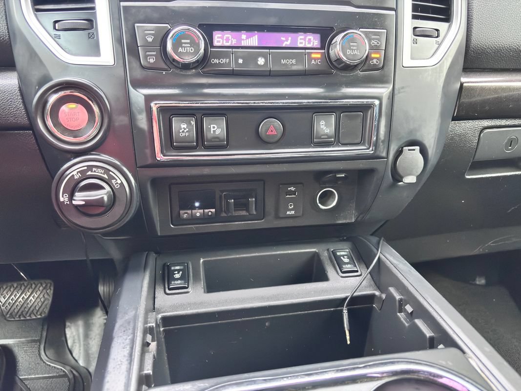 Used 2018 Nissan Titan SV w/ SV Convenience Package AWD/4WD image 35