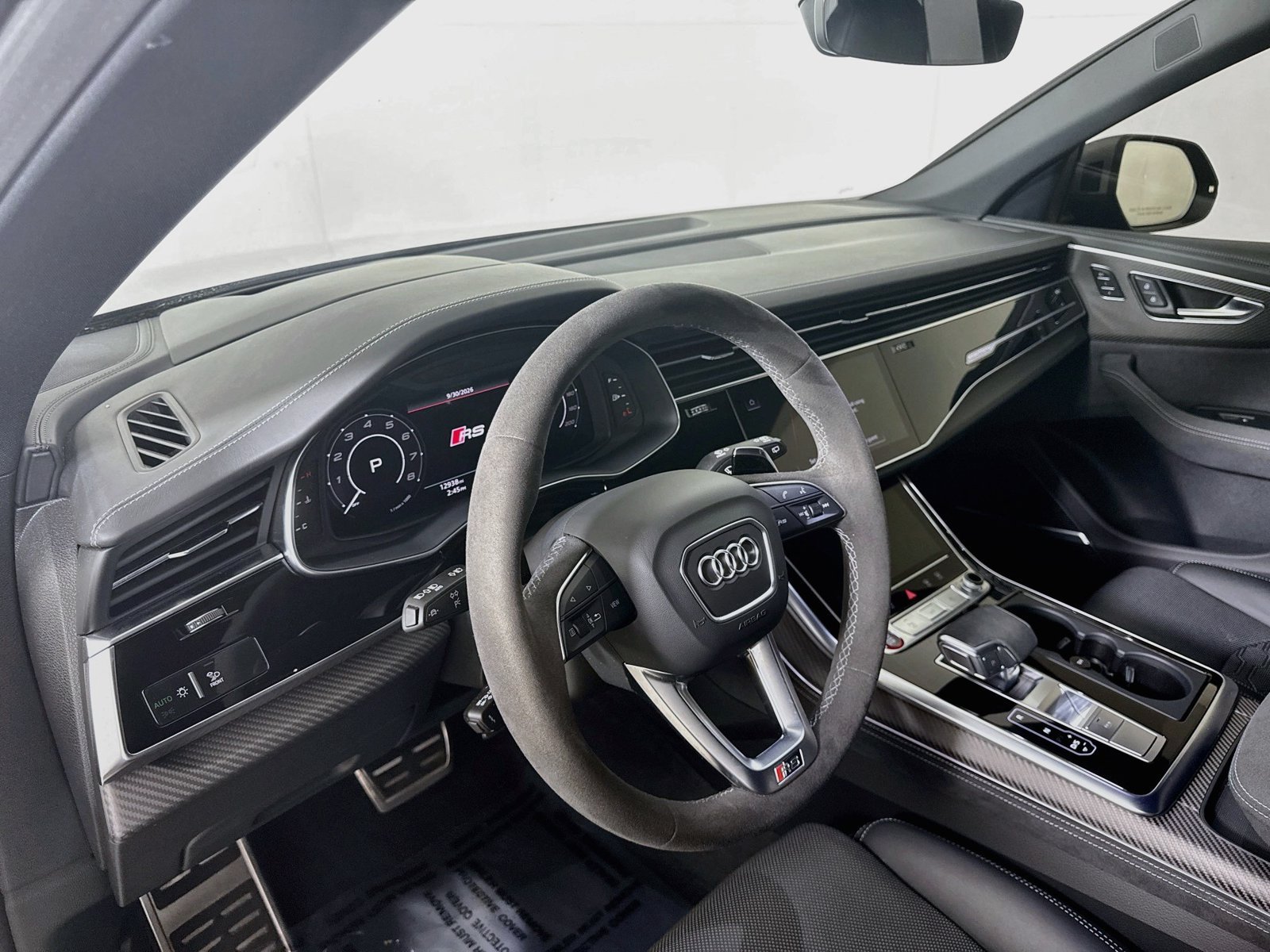 Certified 2025 Audi RS Q8 performance AWD/4WD image 4