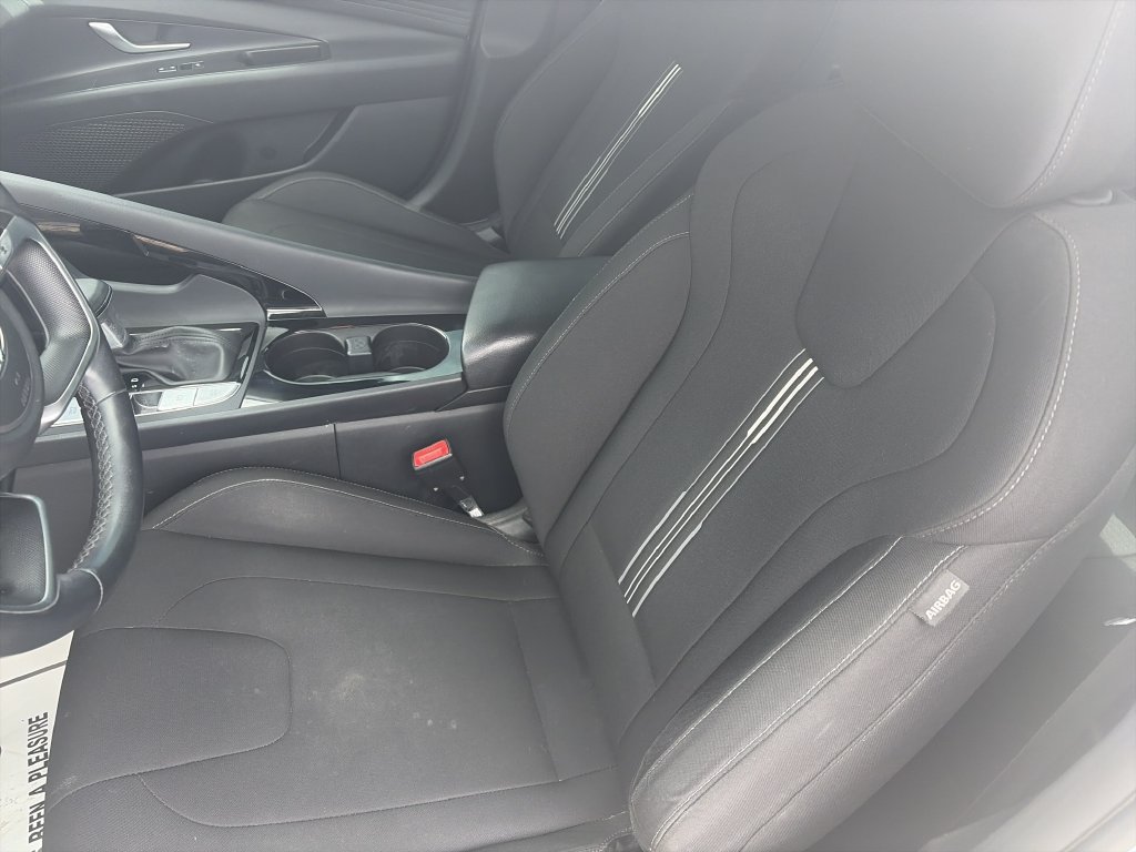 Used 2021 Hyundai Elantra SEL w/ Convenience Package FWD image 12