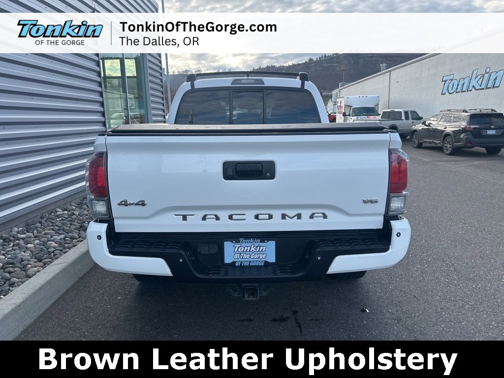 Used 2016 Toyota Tacoma Limited image 9