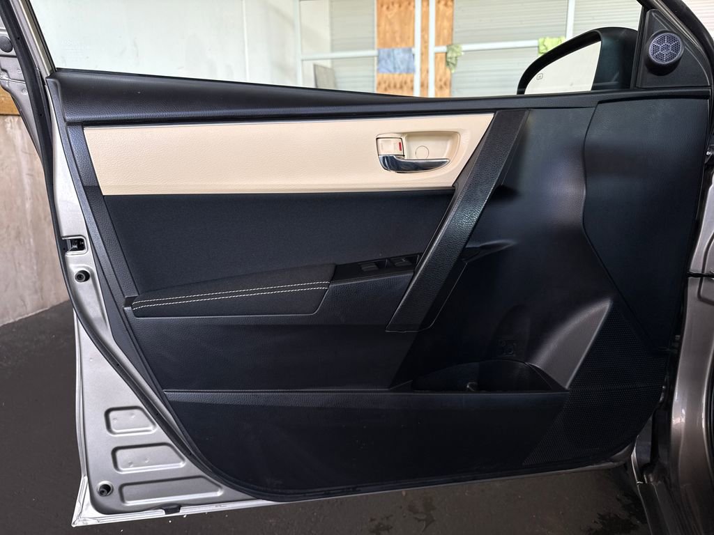 Used 2017 Toyota Corolla LE image 13