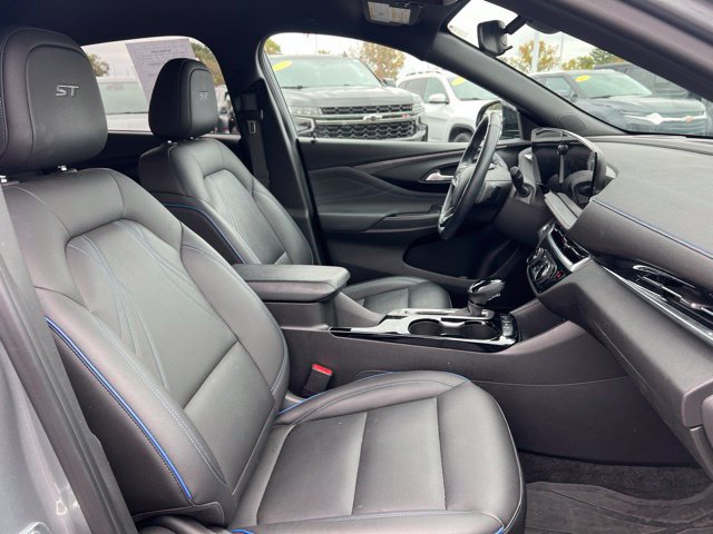 Used 2024 Buick Envista Sport Touring w/ Convenience I Package FWD image 13