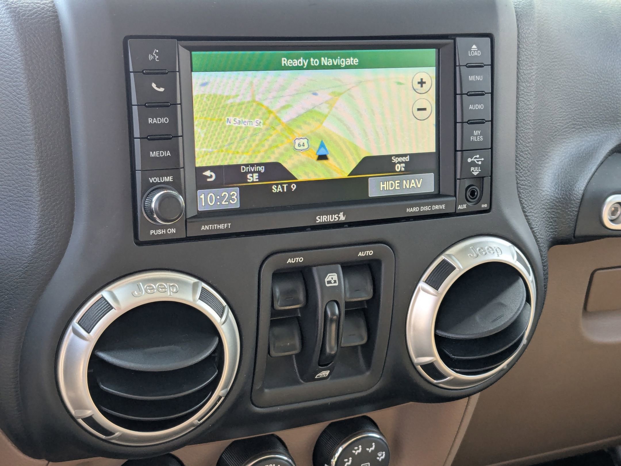 Used 2017 Jeep Wrangler Unlimited Rubicon w/ Connectivity Group image 21