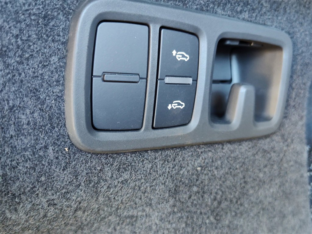 Used 2024 Audi RS Q8 w/ Black Optic Package image 9