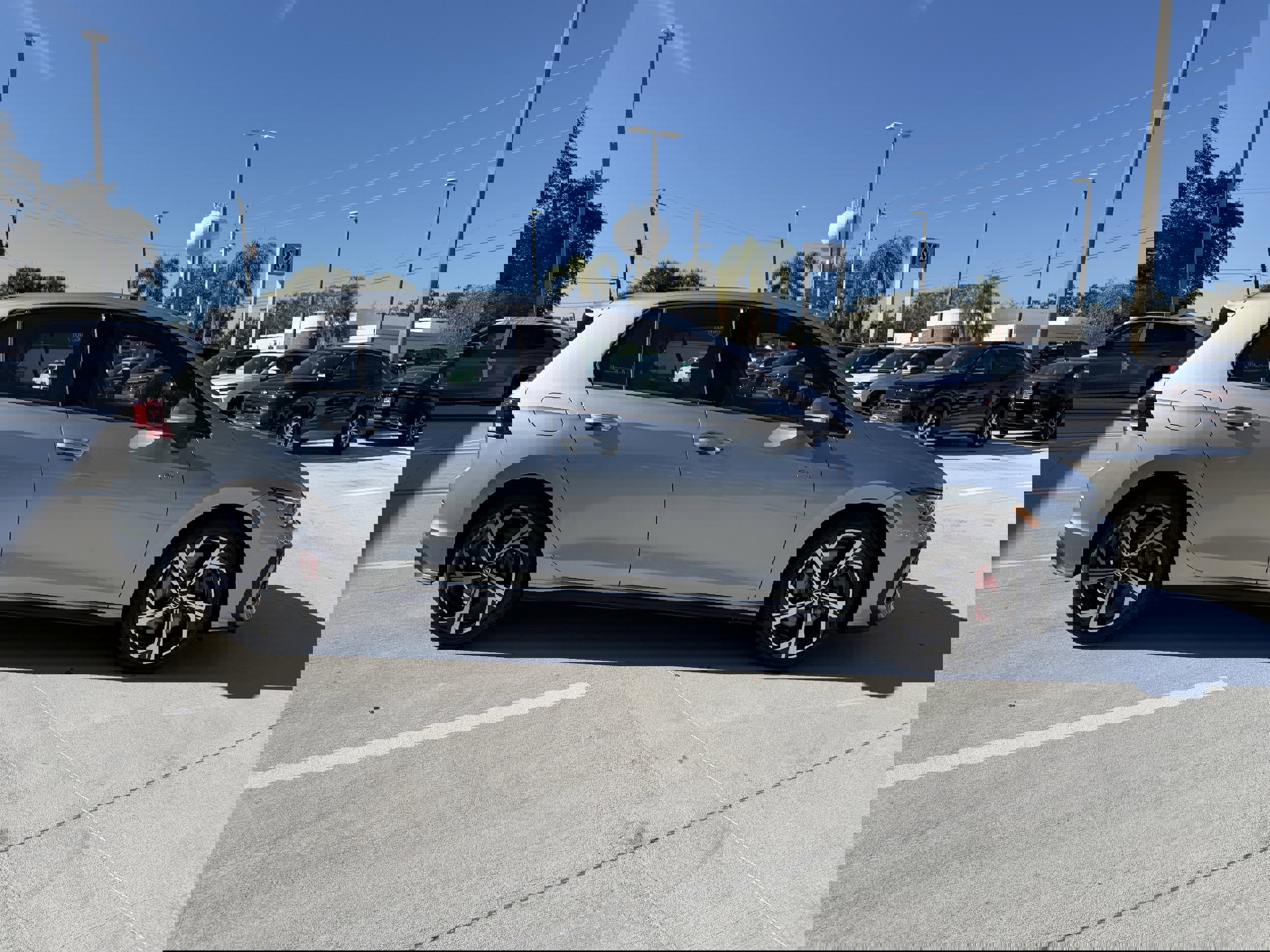 New 2026 Volkswagen GTI SE image 2