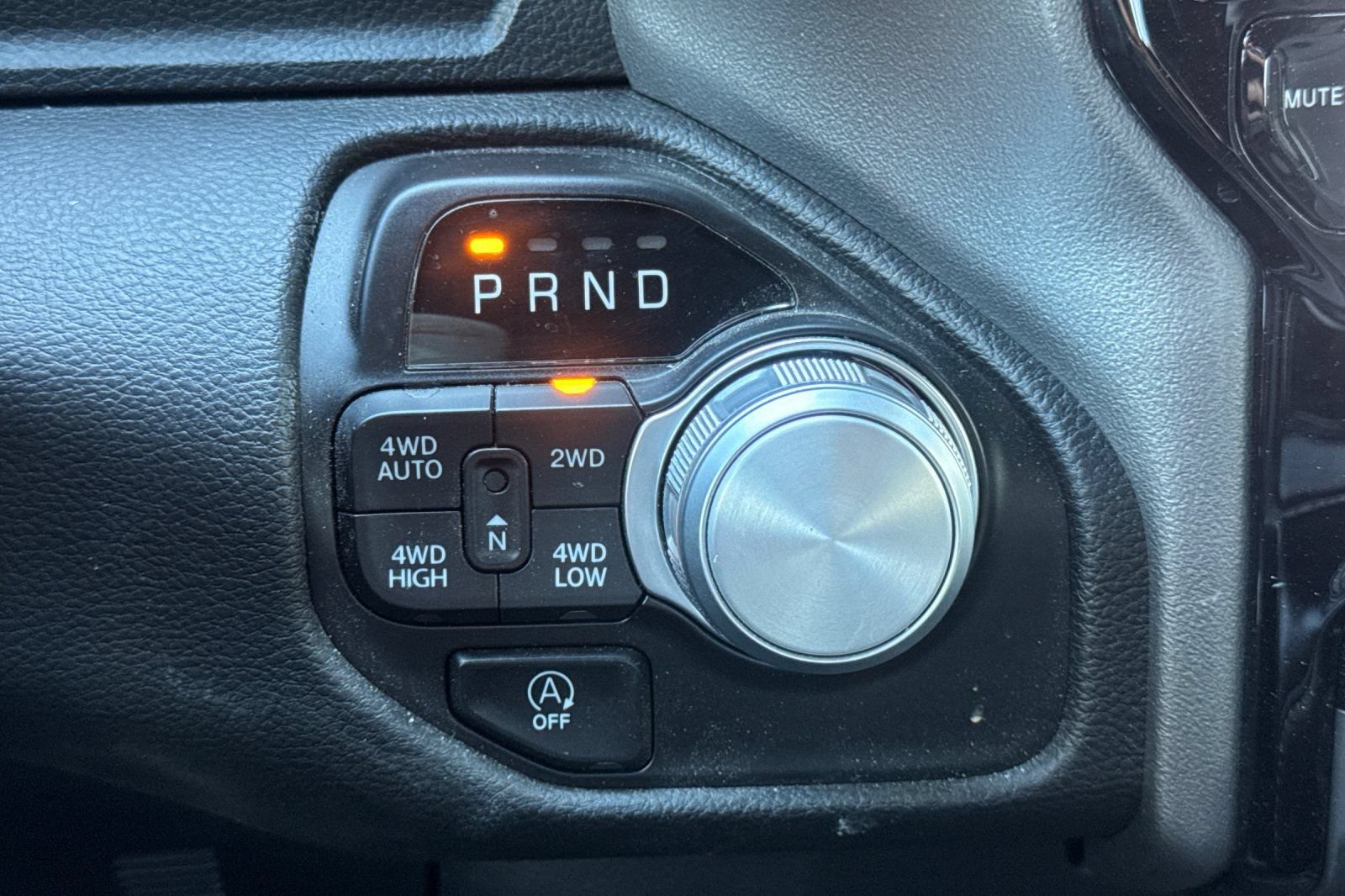 Used 2024 RAM 1500 Laramie AWD/4WD image 31