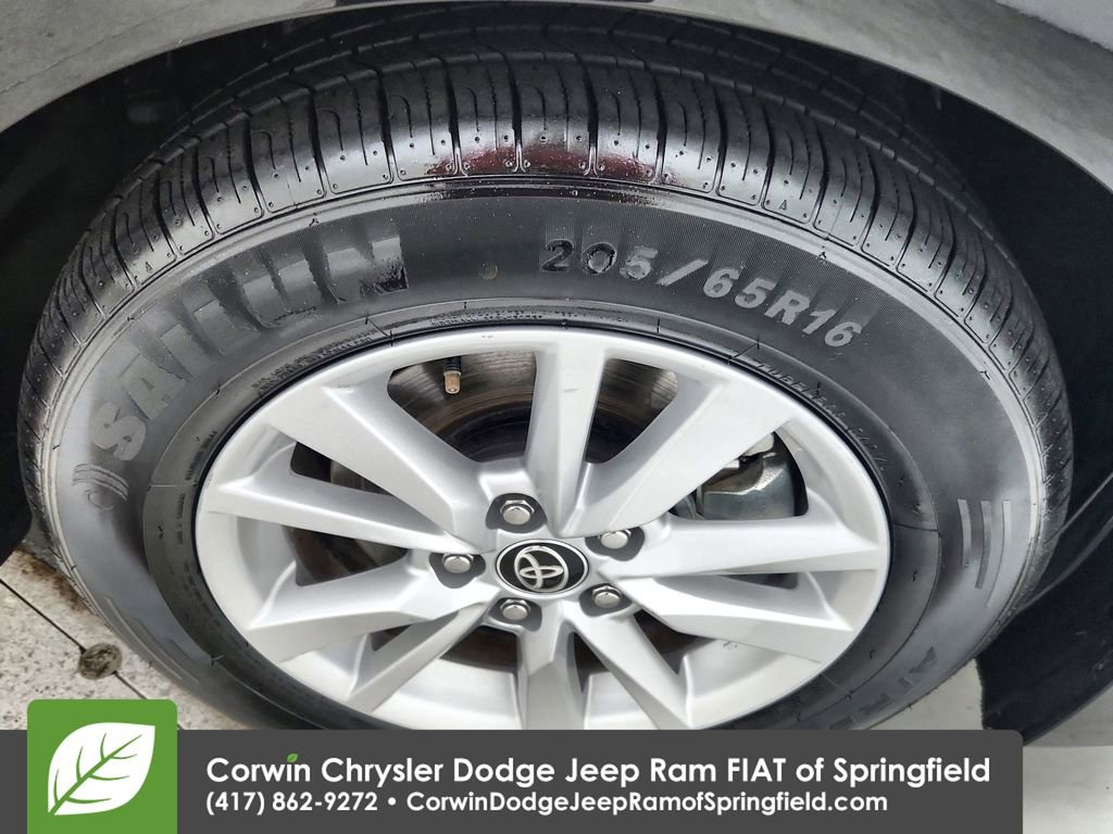 Used 2025 Toyota Camry LE image 34