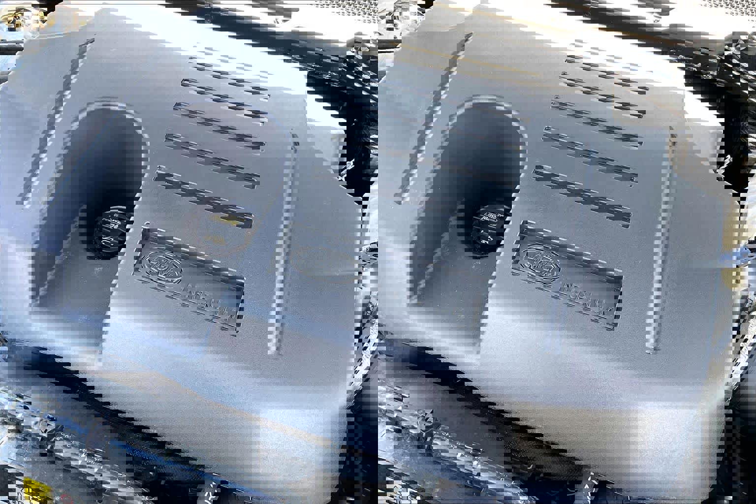 Used 2023 Land Rover Defender 110 SE image 29