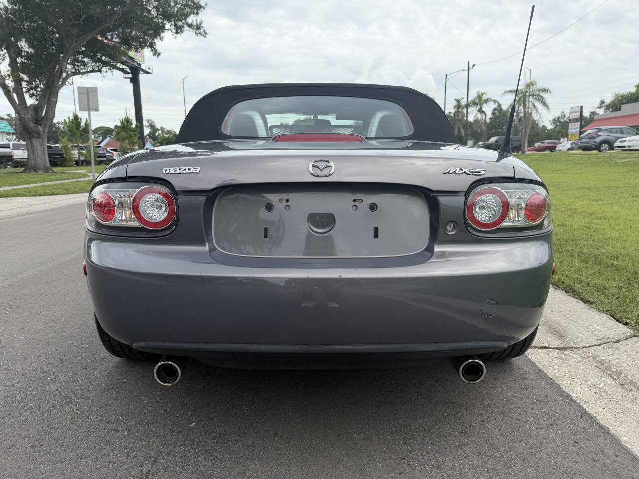 Used 2006 MAZDA MX-5 Miata Grand Touring RWD image 4