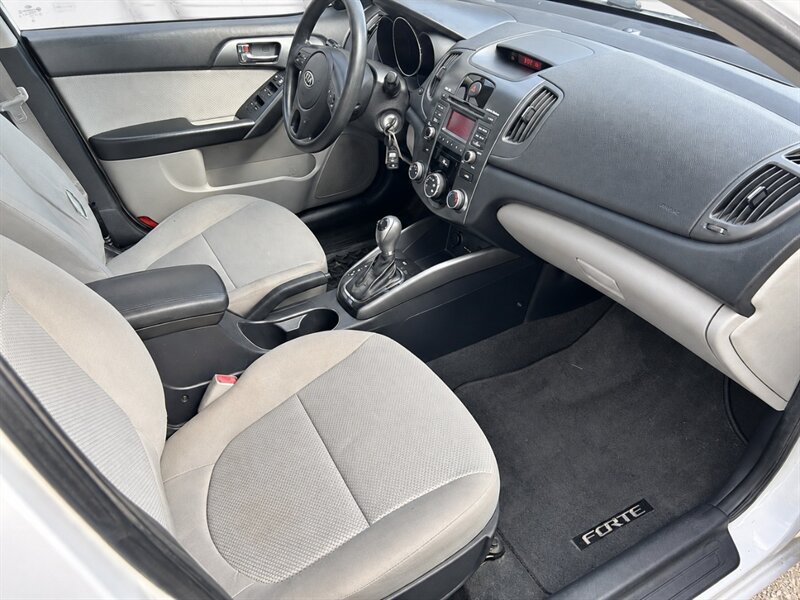 Used 2013 Kia Forte EX FWD image 9