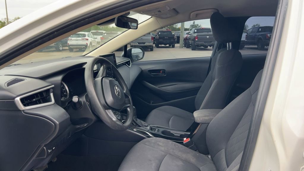 Used 2022 Toyota Corolla LE FWD image 5
