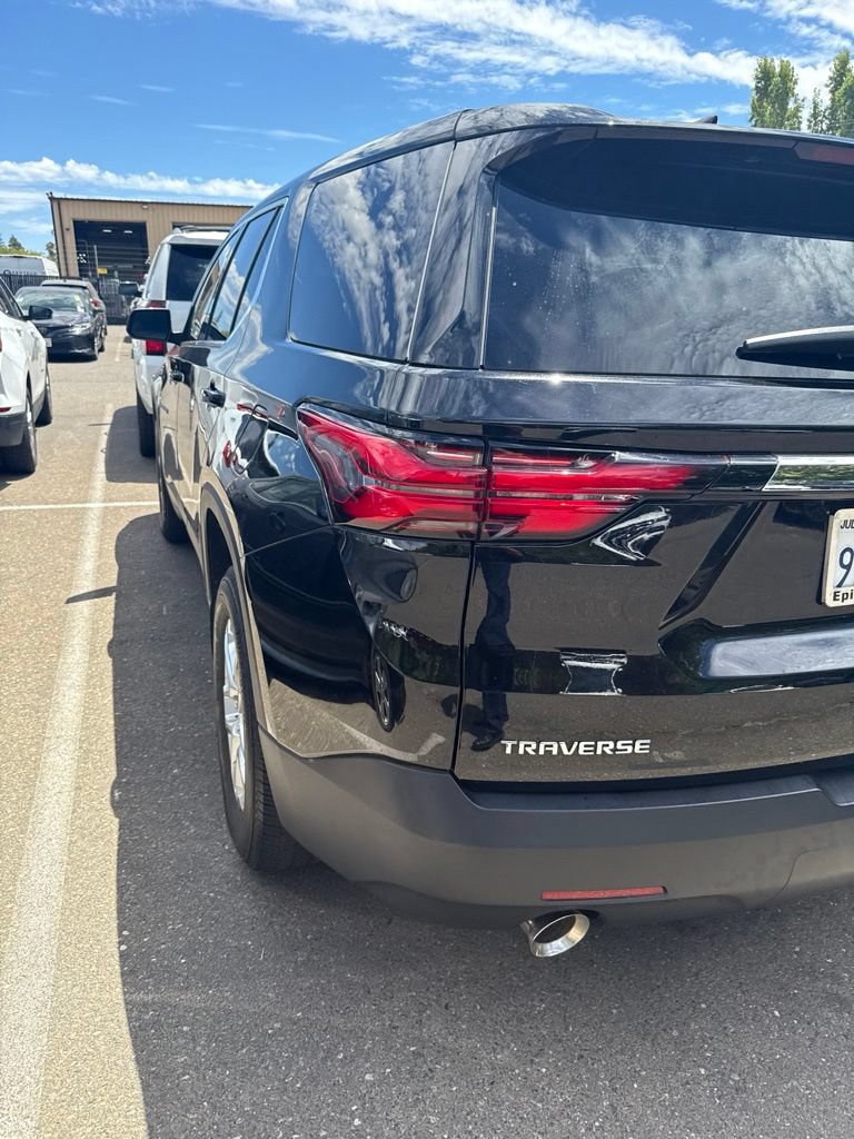 Used 2023 Chevrolet Traverse LS FWD image 10
