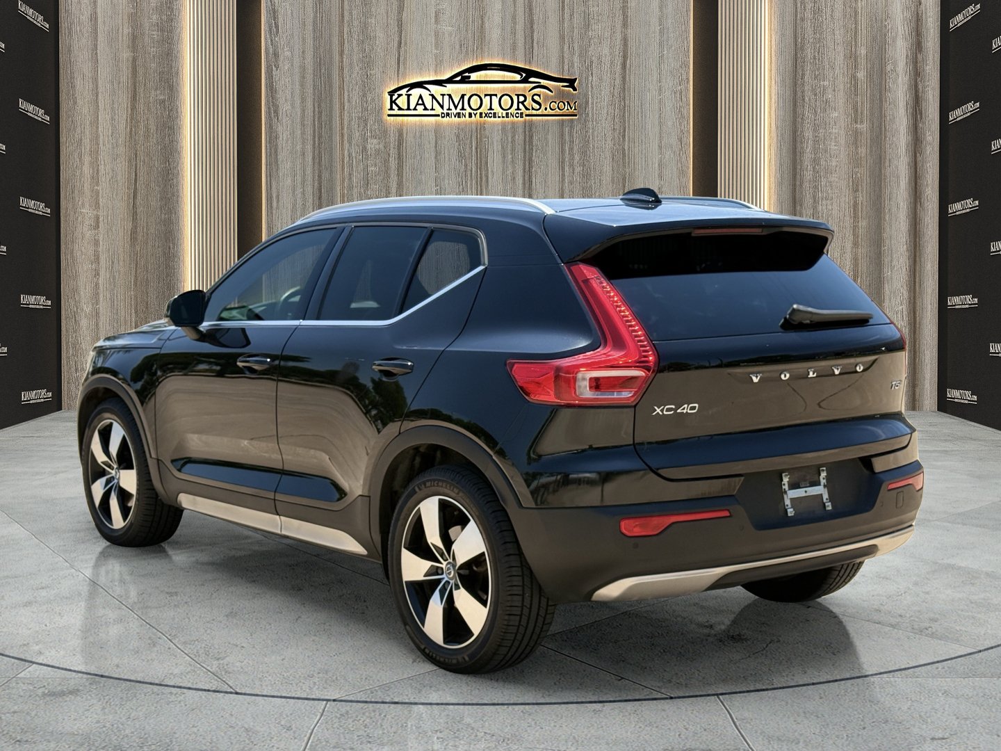 Used 2021 Volvo XC40 T5 Inscription w/ Climate Package AWD/4WD image 5