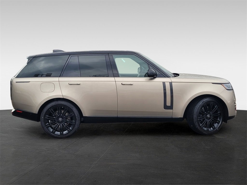 New 2025 Land Rover Range Rover SE image 3