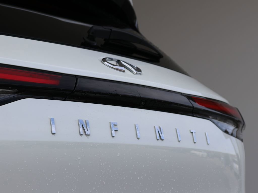 Certified 2023 INFINITI QX60 Luxe image 14