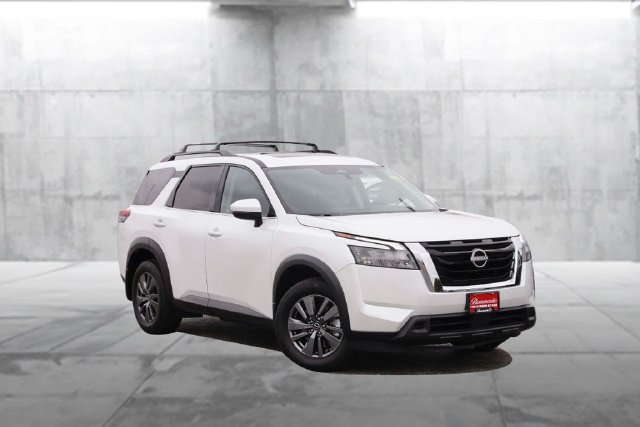 Certified 2025 Nissan Pathfinder SV w/ SV Premium Package FWD image 2