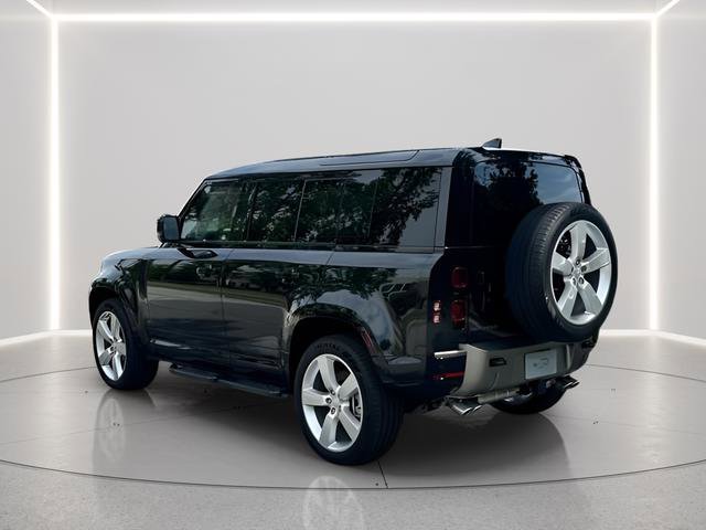 New 2025 Land Rover Defender 110 X-Dynamic SE AWD/4WD image 3