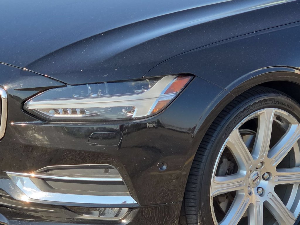 Used 2017 Volvo S90 T5 Inscription w/ Vision Package FWD image 9