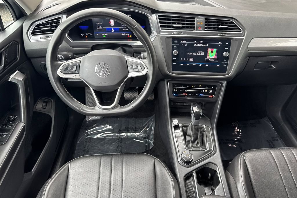 Used 2022 Volkswagen Tiguan SE AWD/4WD image 13