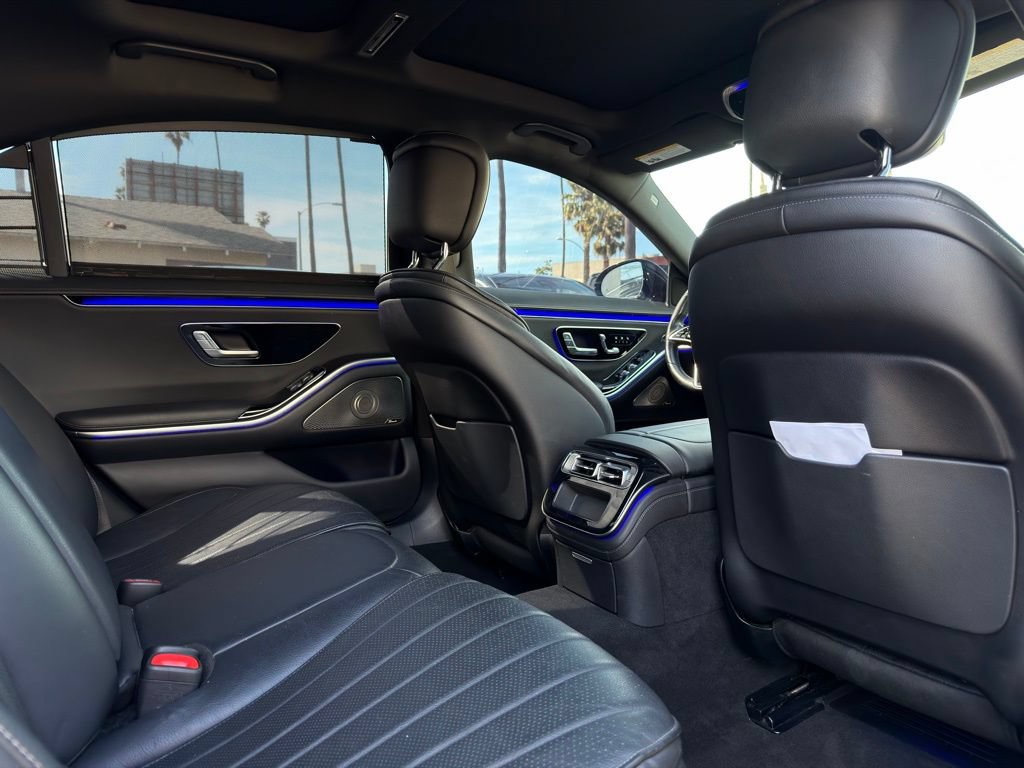 Used 2022 Mercedes-Benz S 500 4MATIC w/ AMG Line Package image 29