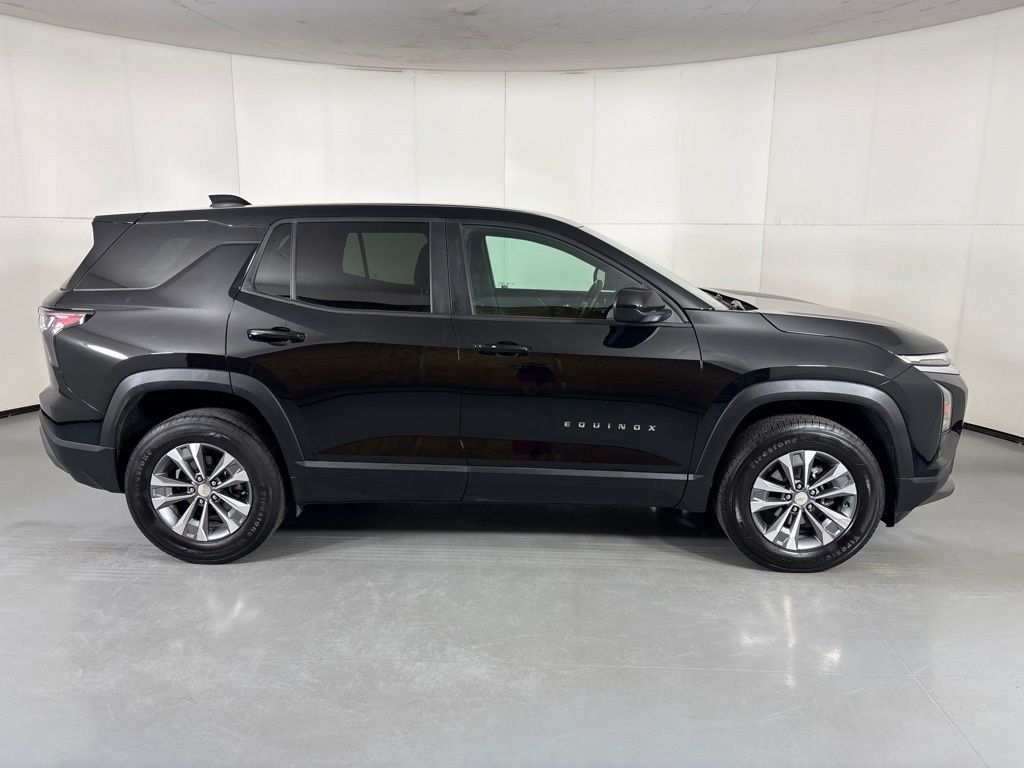 Used 2025 Chevrolet Equinox LT FWD image 9