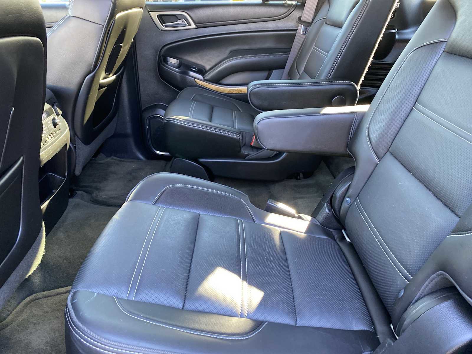 Used 2015 GMC Yukon Denali w/ Open Road Package image 28