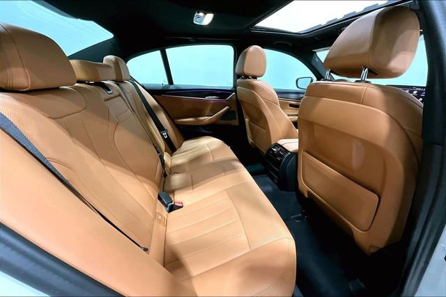 Used 2023 BMW 530i xDrive w/ Premium Package image 28