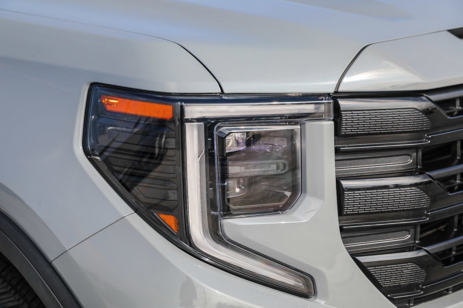 Used 2024 GMC Sierra 1500 Elevation image 8