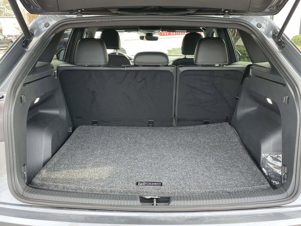 Used 2024 Volkswagen Atlas Cross Sport SE image 10