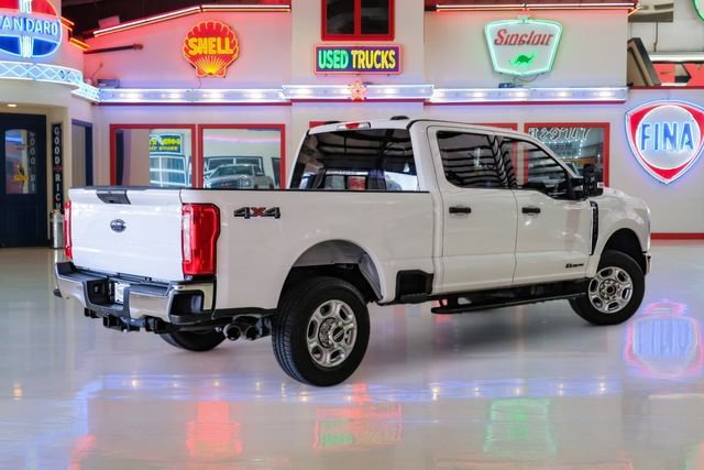 Used 2025 Ford F350 XLT AWD/4WD image 3