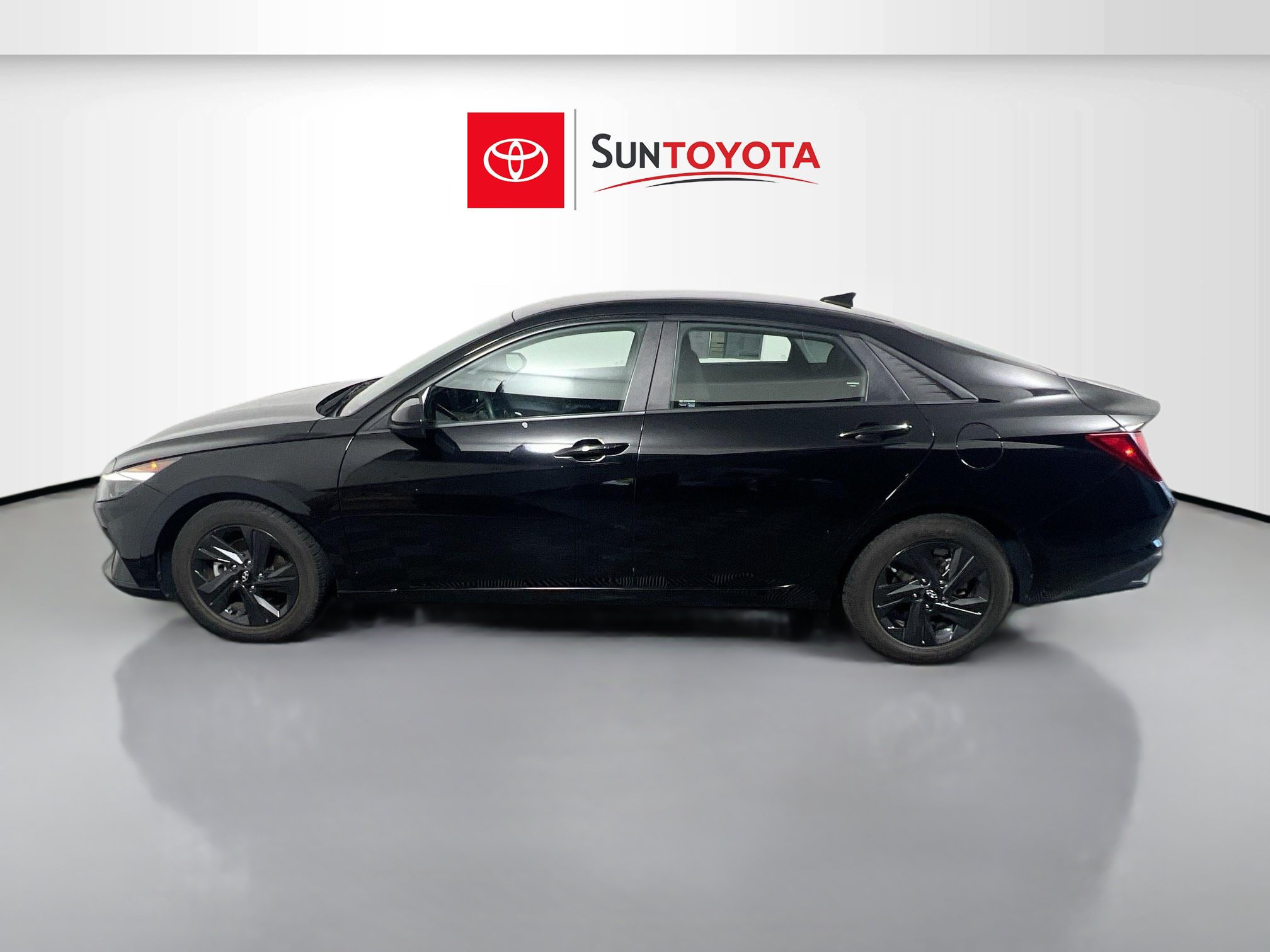 Used 2022 Hyundai Elantra SEL w/ Cargo Package FWD image 6