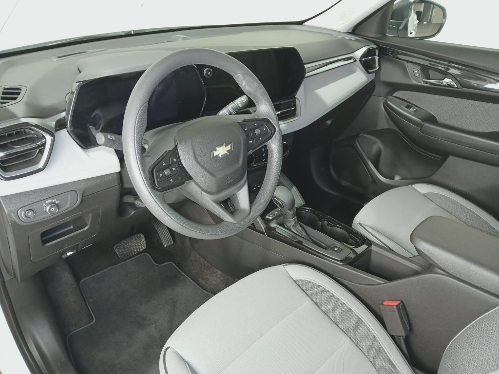 Used 2024 Chevrolet TrailBlazer LS FWD image 15