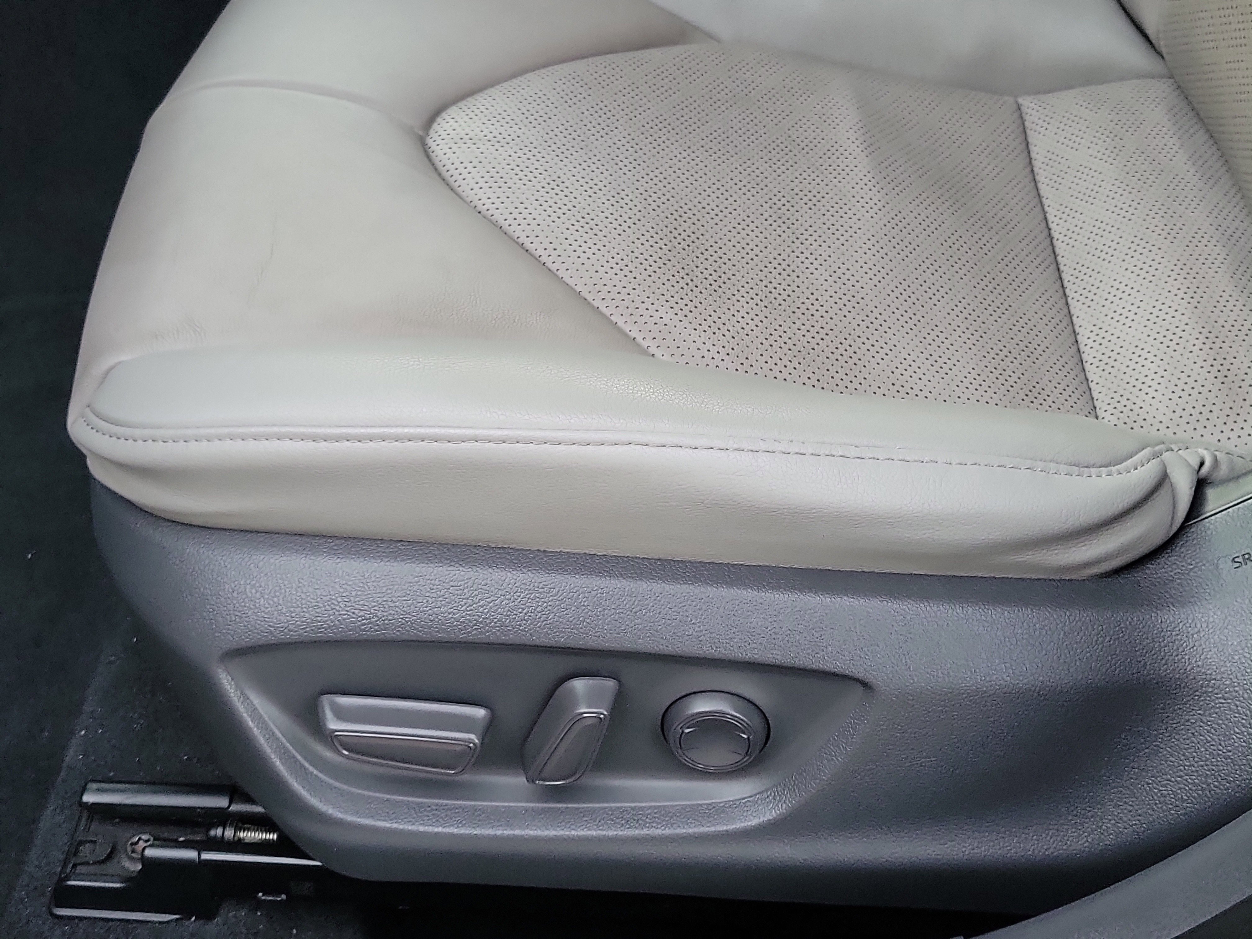 Used 2018 Toyota Camry XSE image 17