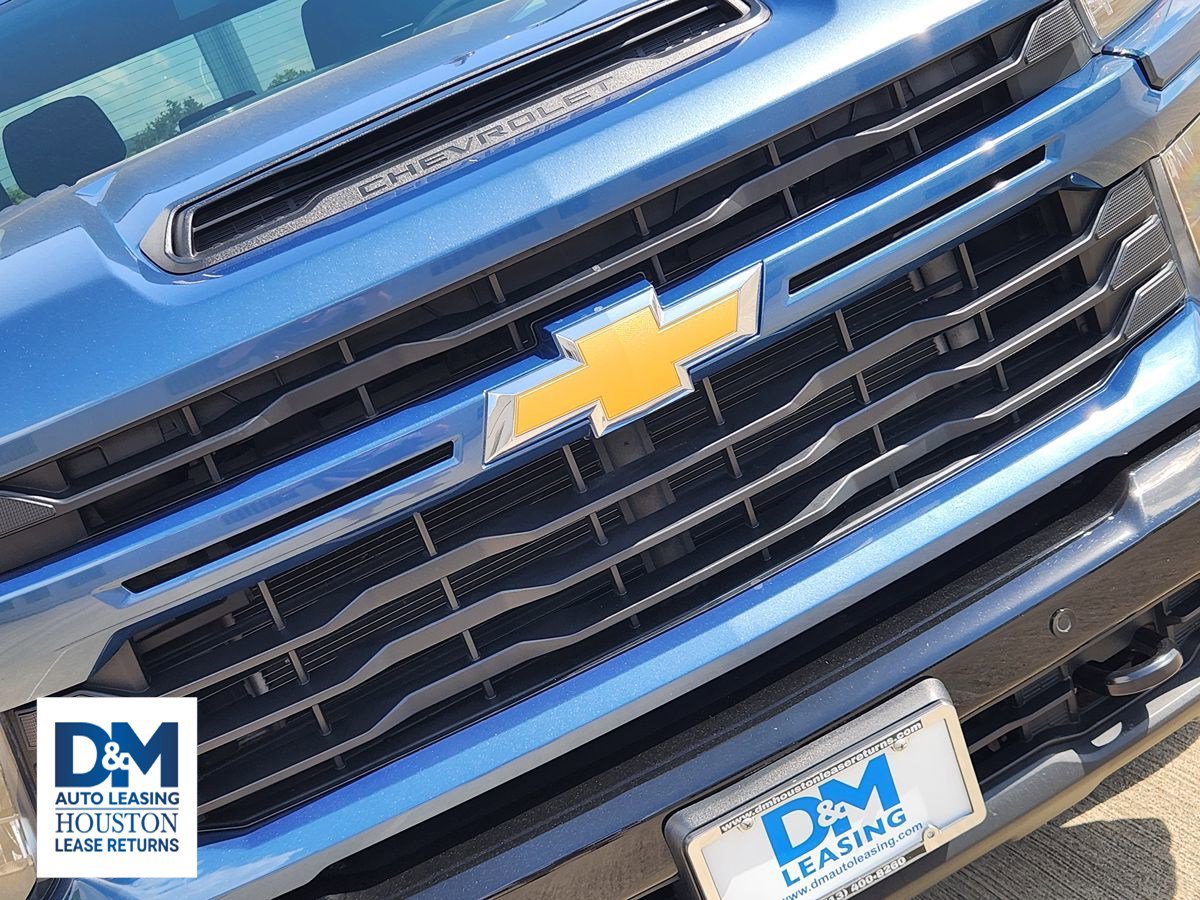 Used 2025 Chevrolet Silverado 2500 Custom w/ Custom Value Package image 13