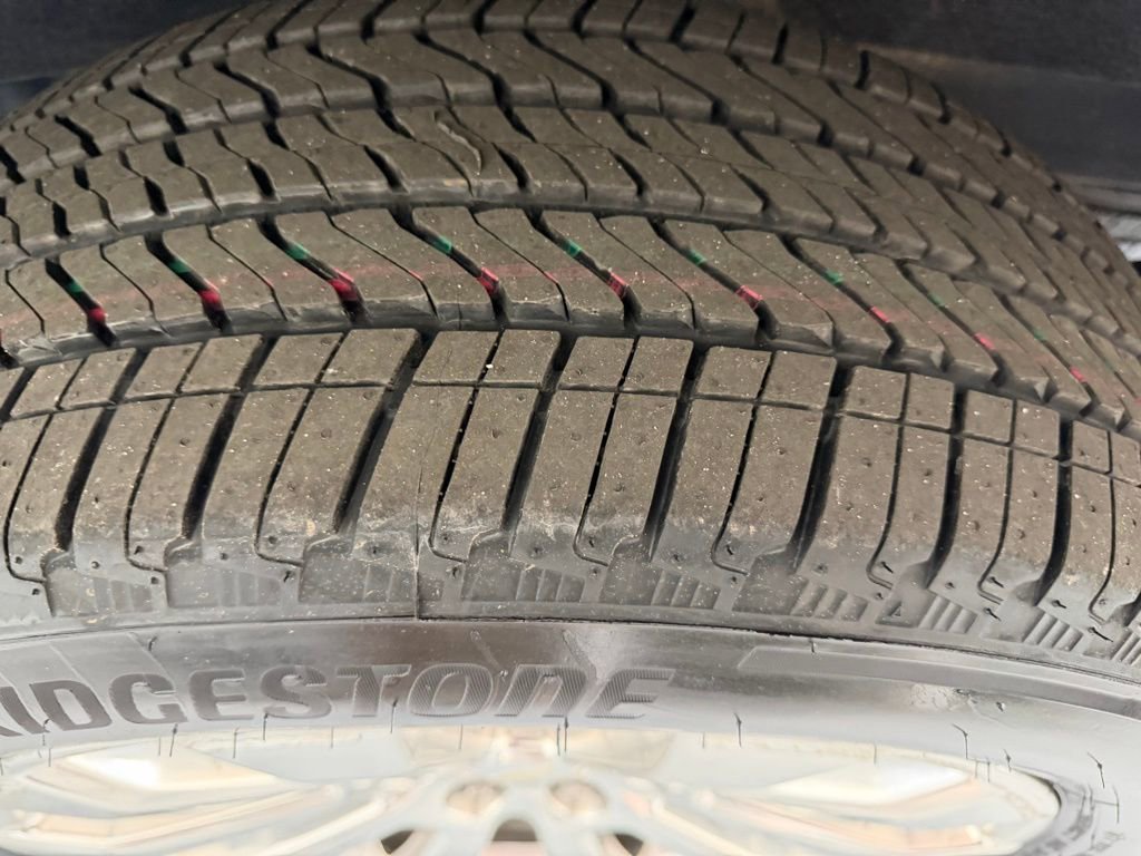 Used 2022 Chevrolet Silverado 1500 High Country w/ Technology Package image 10