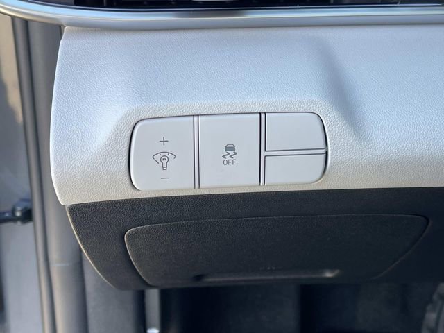 New 2026 Hyundai Elantra Limited FWD image 32
