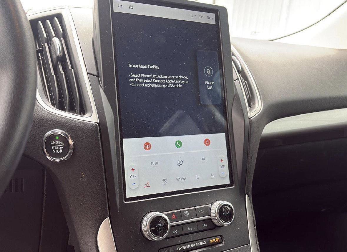 Used 2024 Ford Edge SEL image 11