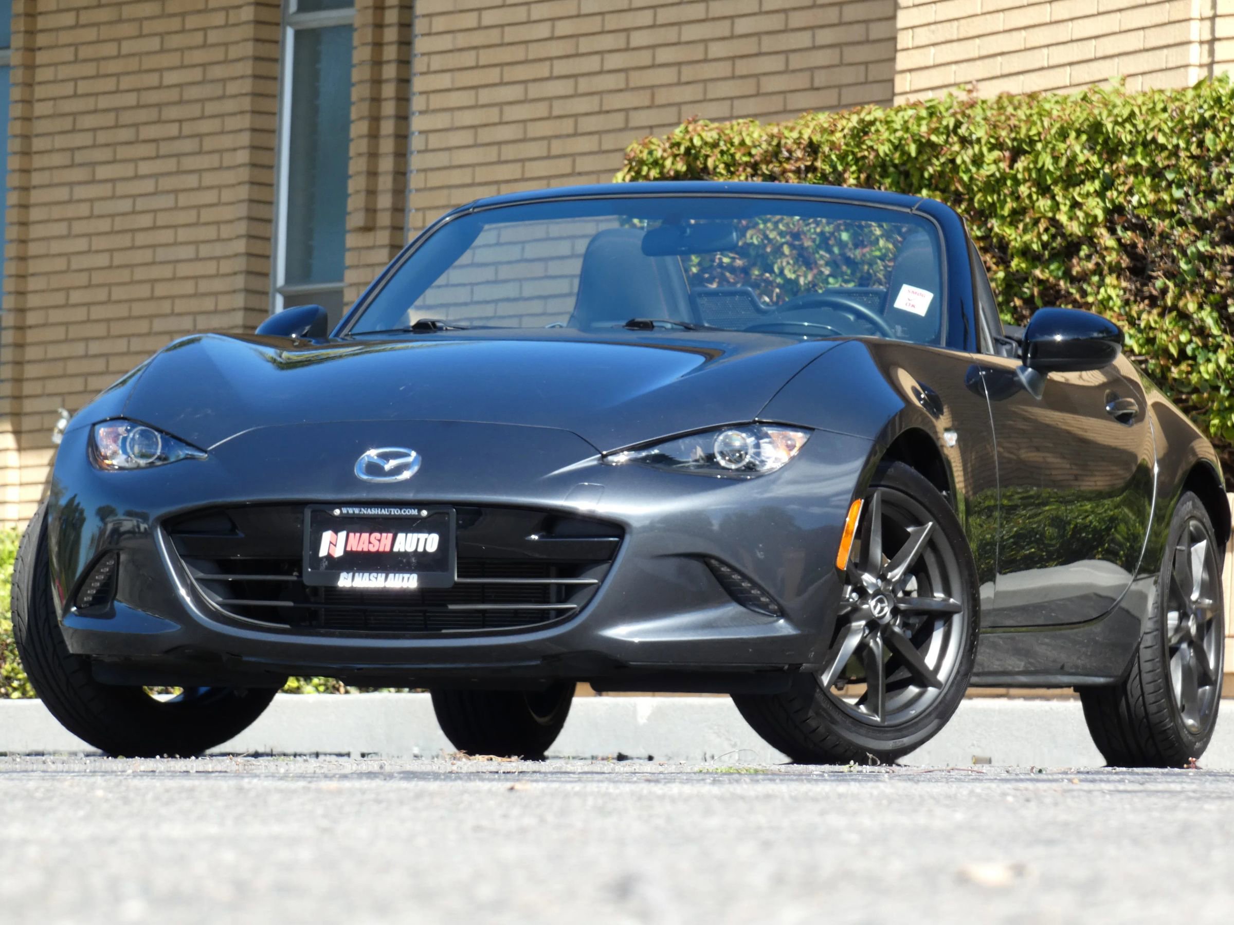 Used 2016 MAZDA MX-5 Miata Club image 2