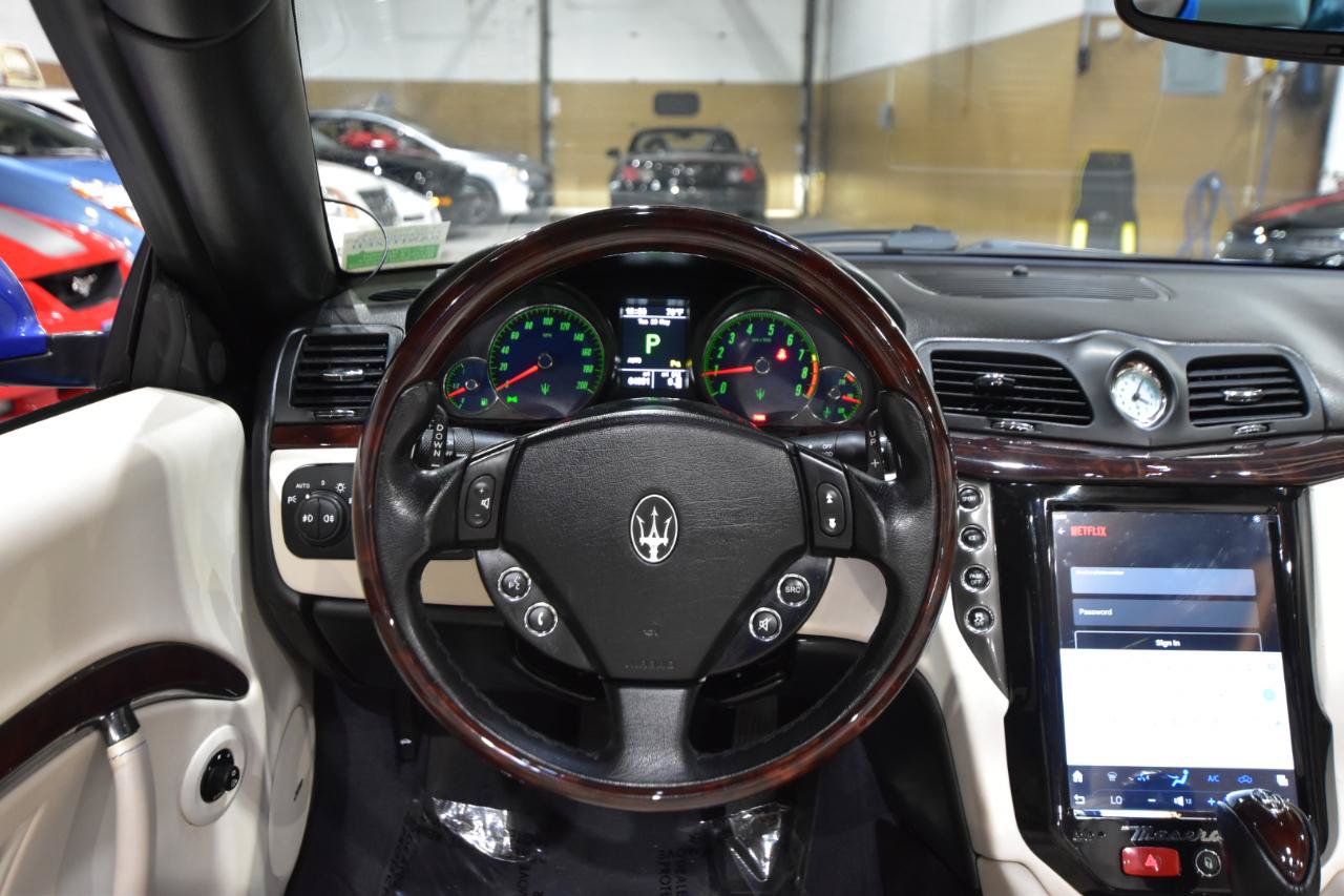 Used 2015 Maserati GranTurismo Convertible RWD image 23