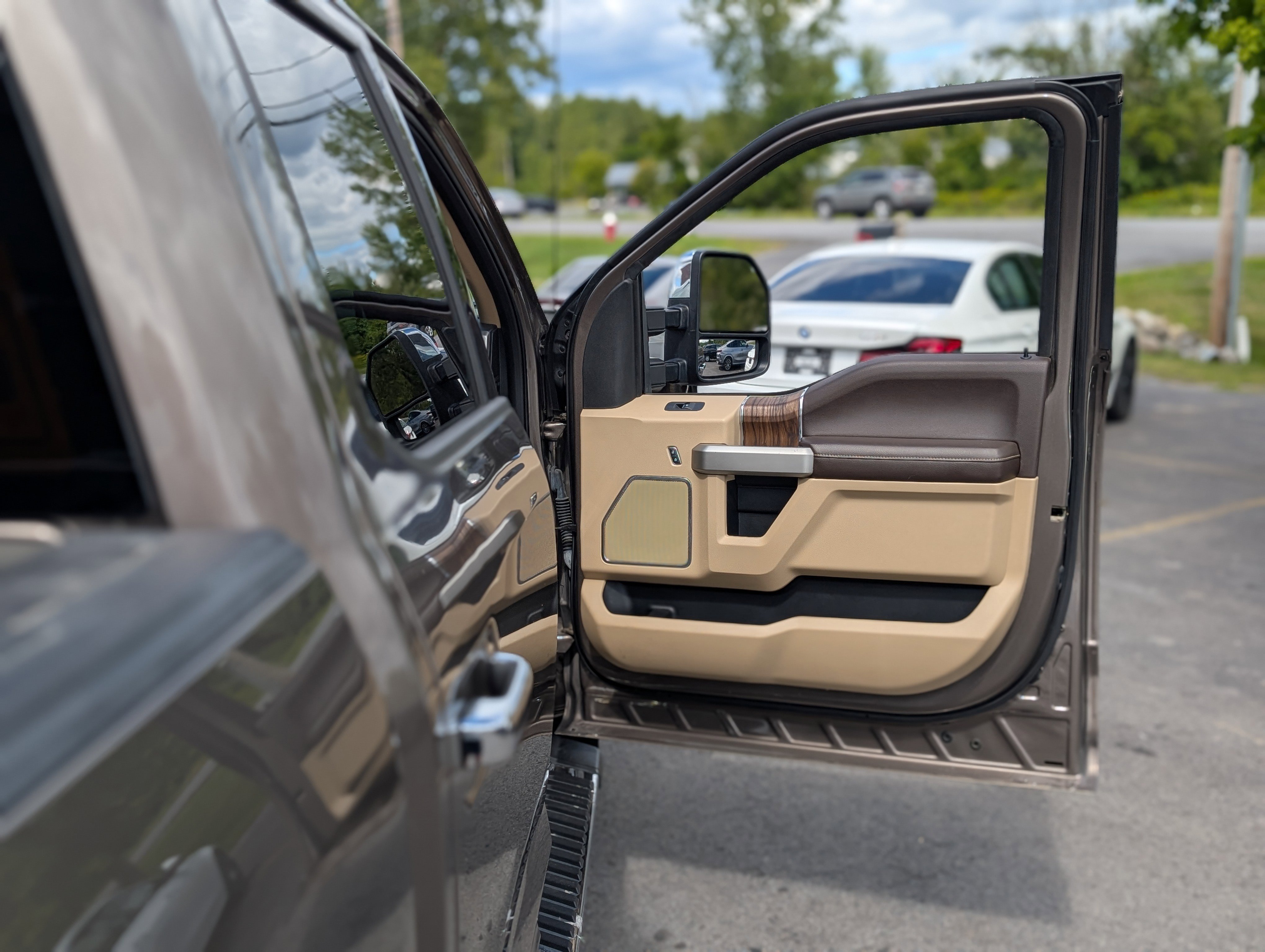 Used 2019 Ford F150 Lariat w/ Equipment Group 502A Luxury image 48
