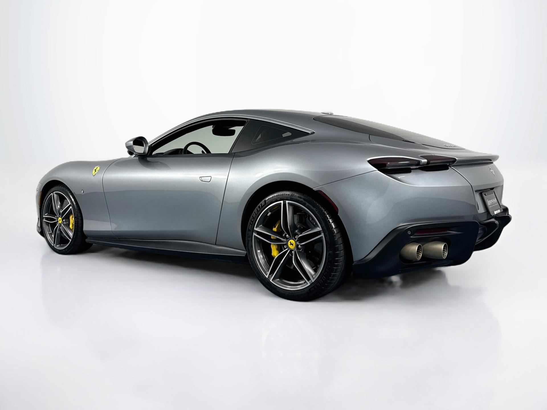 Used 2021 Ferrari Roma RWD image 7