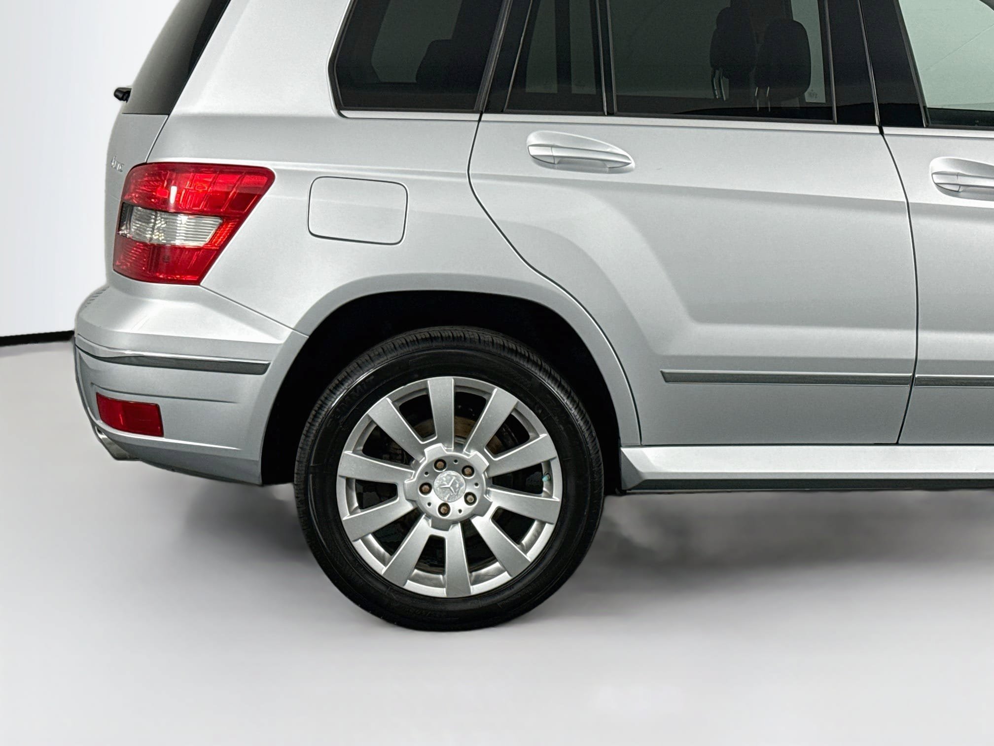 Used 2010 Mercedes-Benz GLK 350 4MATIC image 42