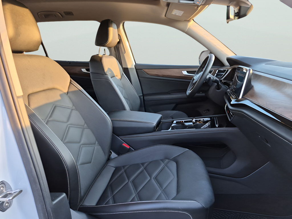 Used 2024 Volkswagen Atlas SE FWD image 39