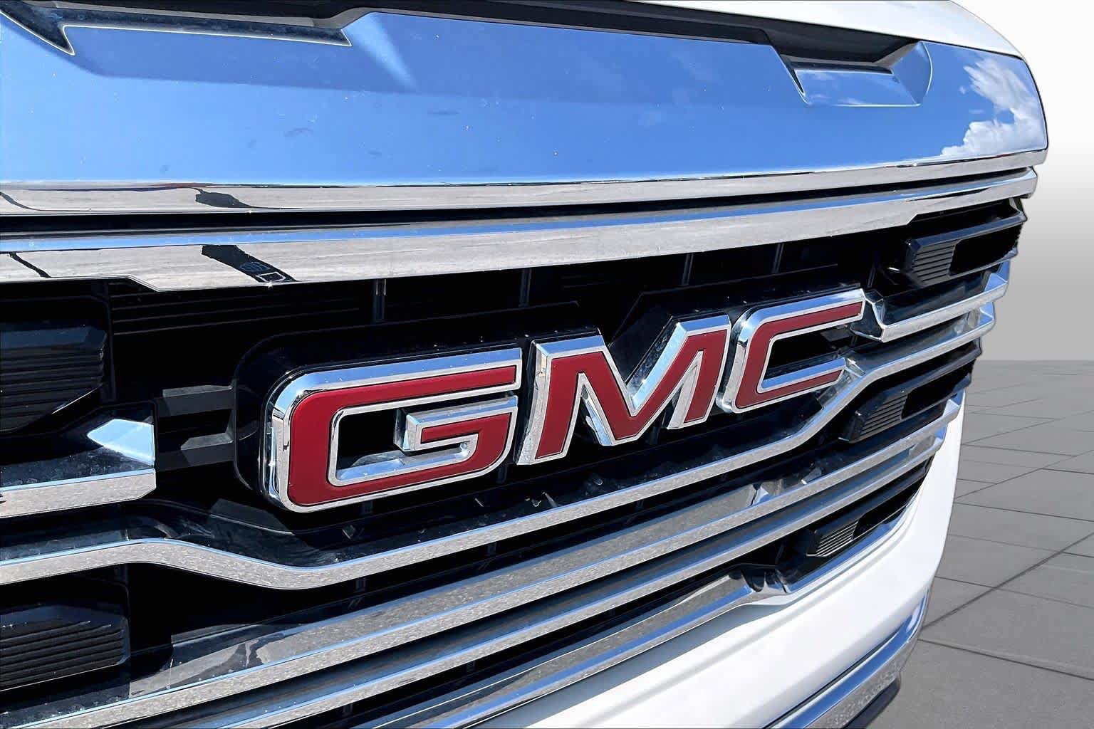 Used 2022 GMC Sierra 1500 SLT w/ SLT Convenience Package AWD/4WD image 28