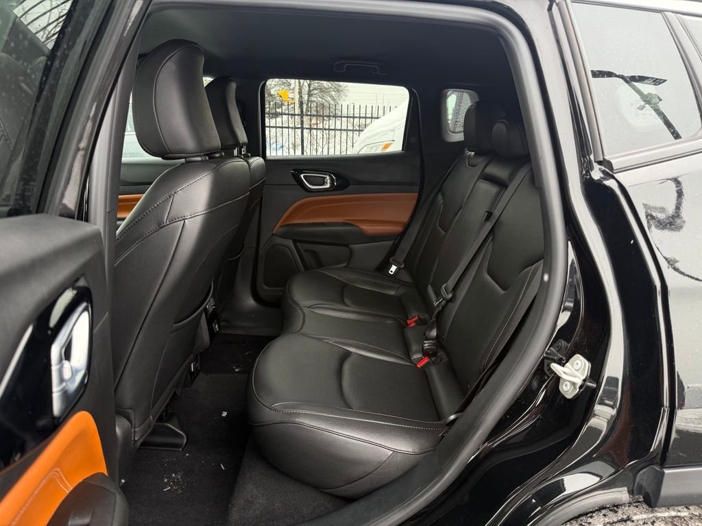 Used 2024 Jeep Compass Limited image 18