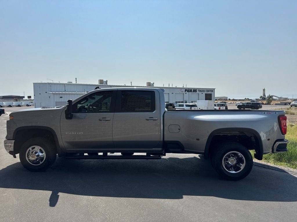 New 2026 Chevrolet Silverado 3500 LT w/ Leather Package AWD/4WD image 7