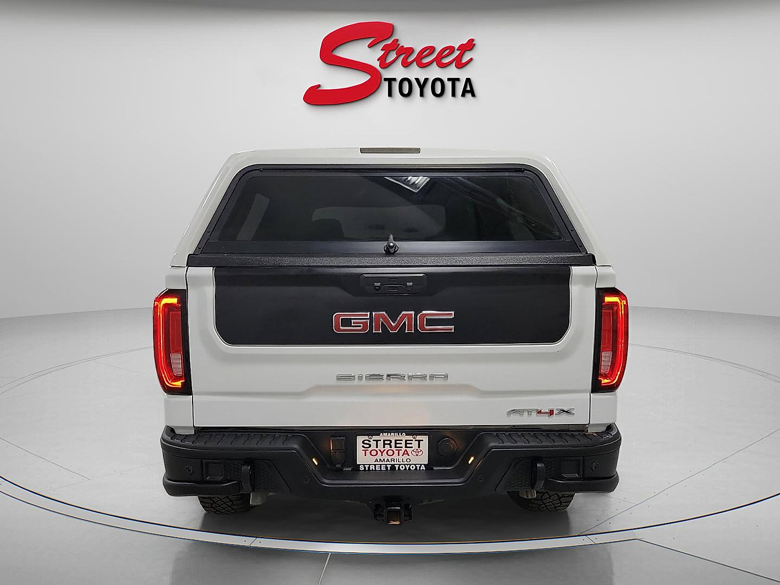 Used 2024 GMC Sierra 1500 AT4X w/ AT4X AEV Edition image 3
