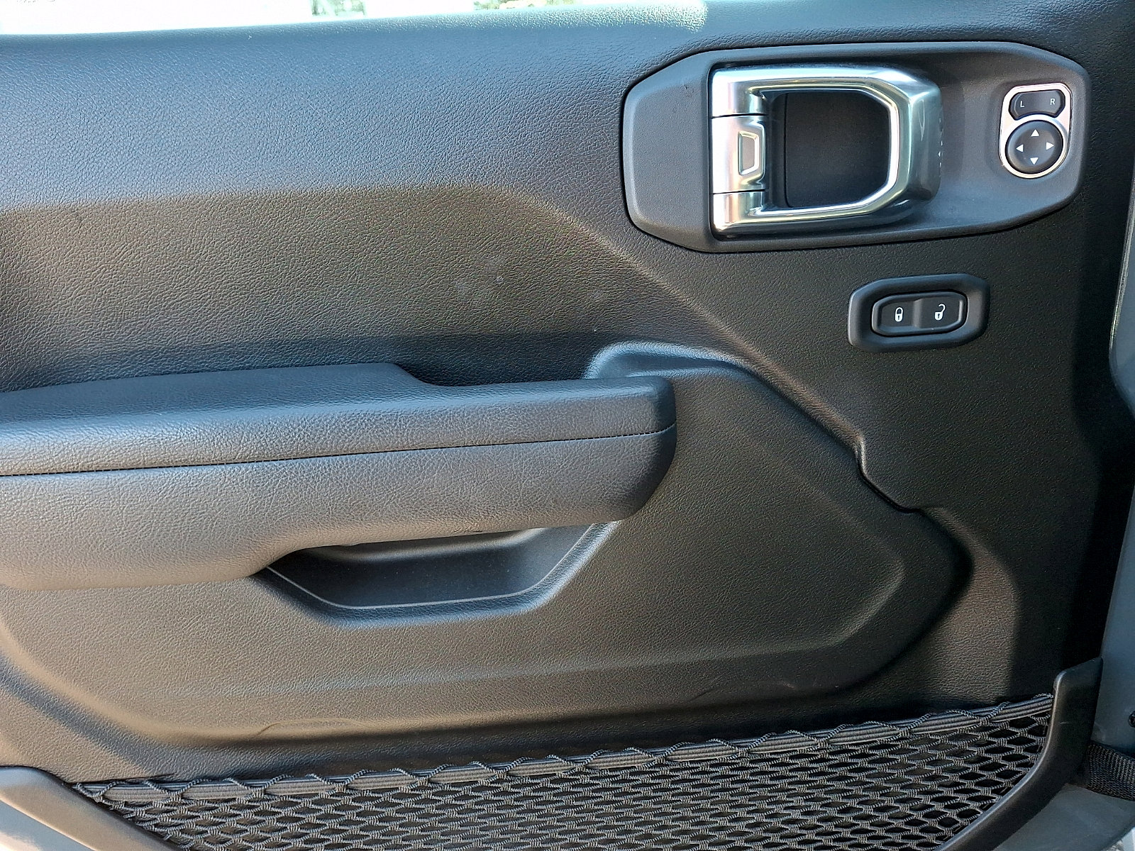 Used 2025 Jeep Wrangler Unlimited Sport S 4xe image 14